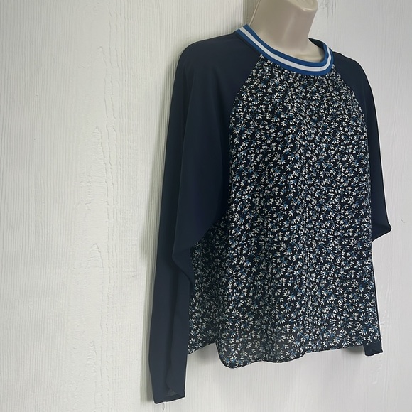 H&M - Navy Floral Stripe Crewneck Flowy Long Sleeve Lightweight Blouse Size 6 - Picture 3 of 10